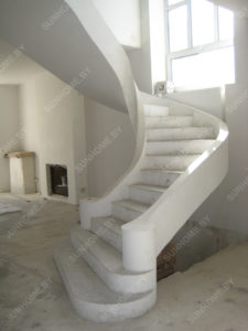 винтовая бетонная лестница